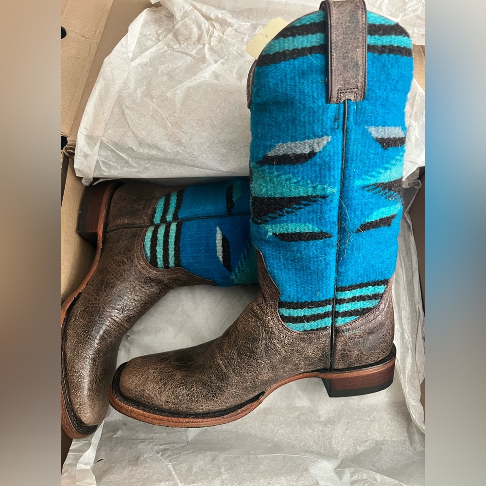 Ladies Stetson boot
NEVER WORN